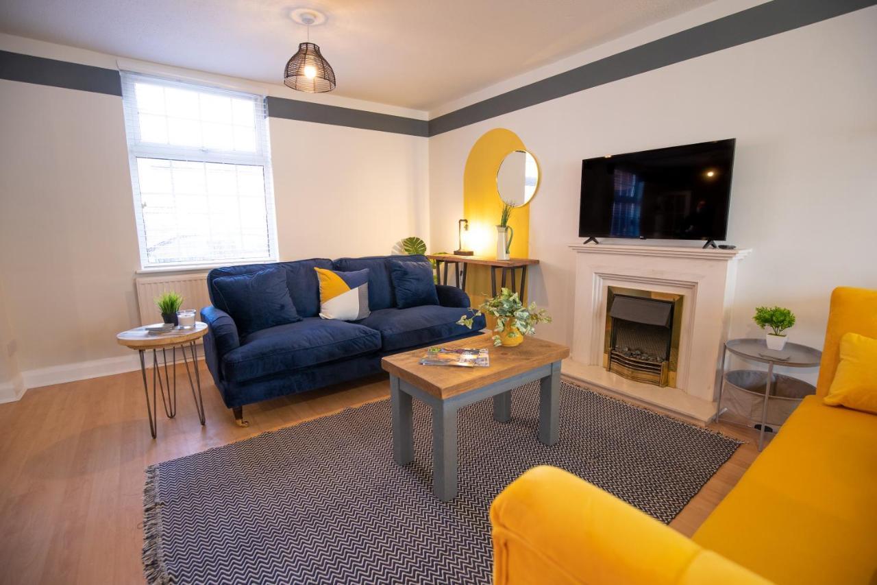Saltbox Properties- Large!! 3 Bed, 3 Bath House, Parking, Fast Wifi, Town Centre Location! Sleeps 6 Ashby-de-la-Zouch ภายนอก รูปภาพ
