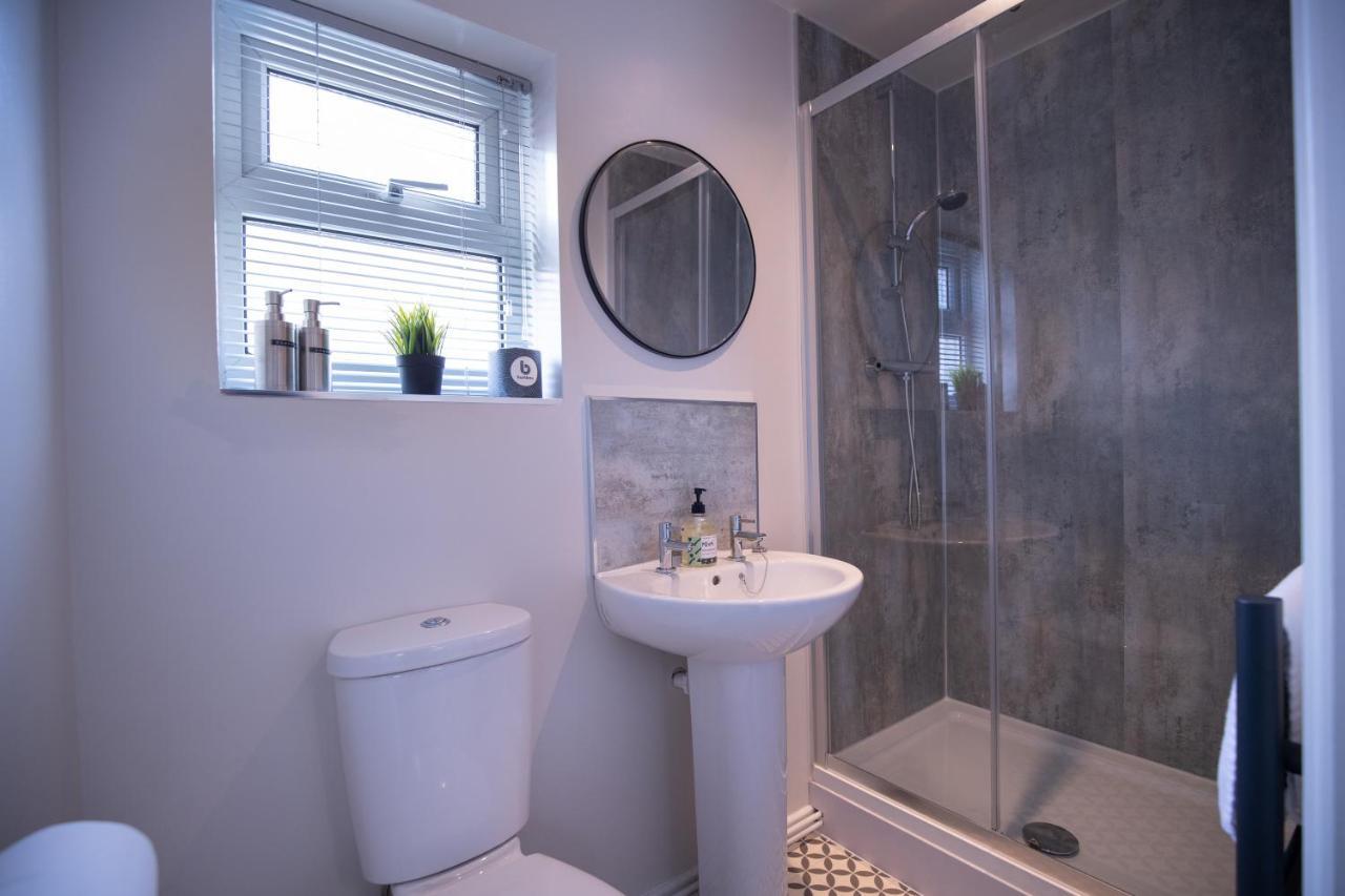 Saltbox Properties- Large!! 3 Bed, 3 Bath House, Parking, Fast Wifi, Town Centre Location! Sleeps 6 Ashby-de-la-Zouch ภายนอก รูปภาพ