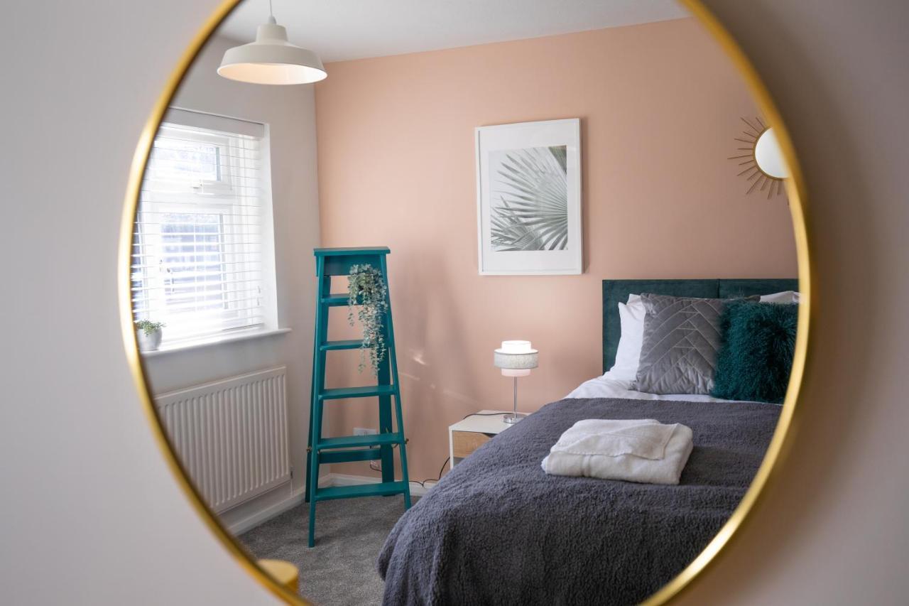Saltbox Properties- Large!! 3 Bed, 3 Bath House, Parking, Fast Wifi, Town Centre Location! Sleeps 6 Ashby-de-la-Zouch ภายนอก รูปภาพ